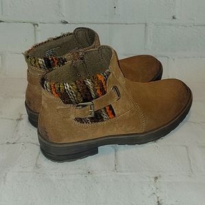 Earth Origins Leather Ankle Boots